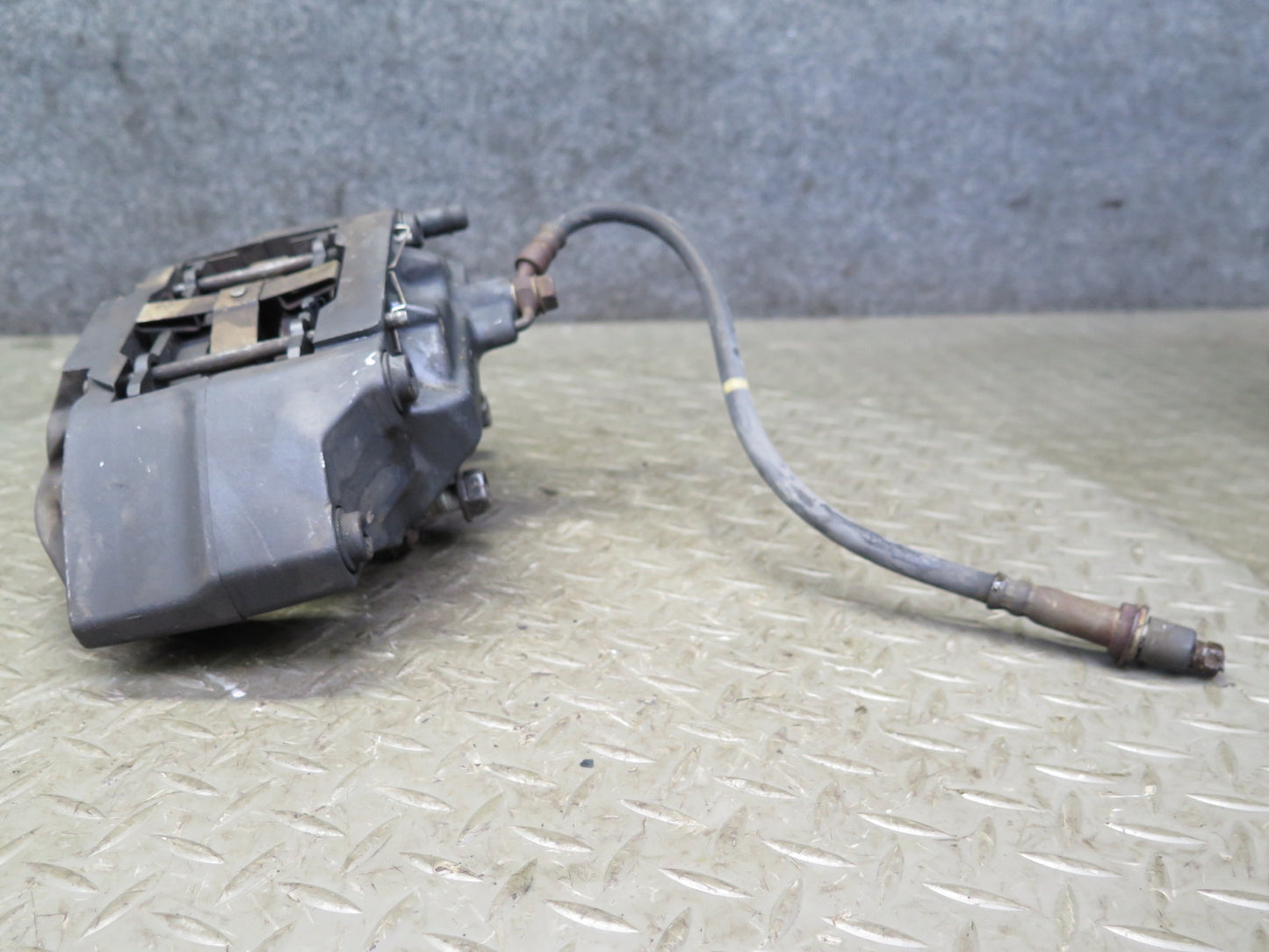 95-00 Lexus UCF20L LS400 Set of 2 Front Left Right Brake Caliper Sumitomo OEM