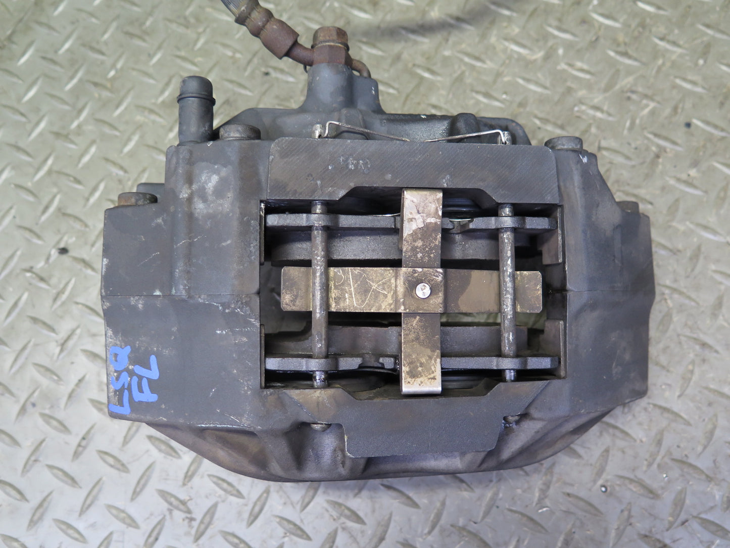 95-00 Lexus UCF20L LS400 Set of 2 Front Left Right Brake Caliper Sumitomo OEM