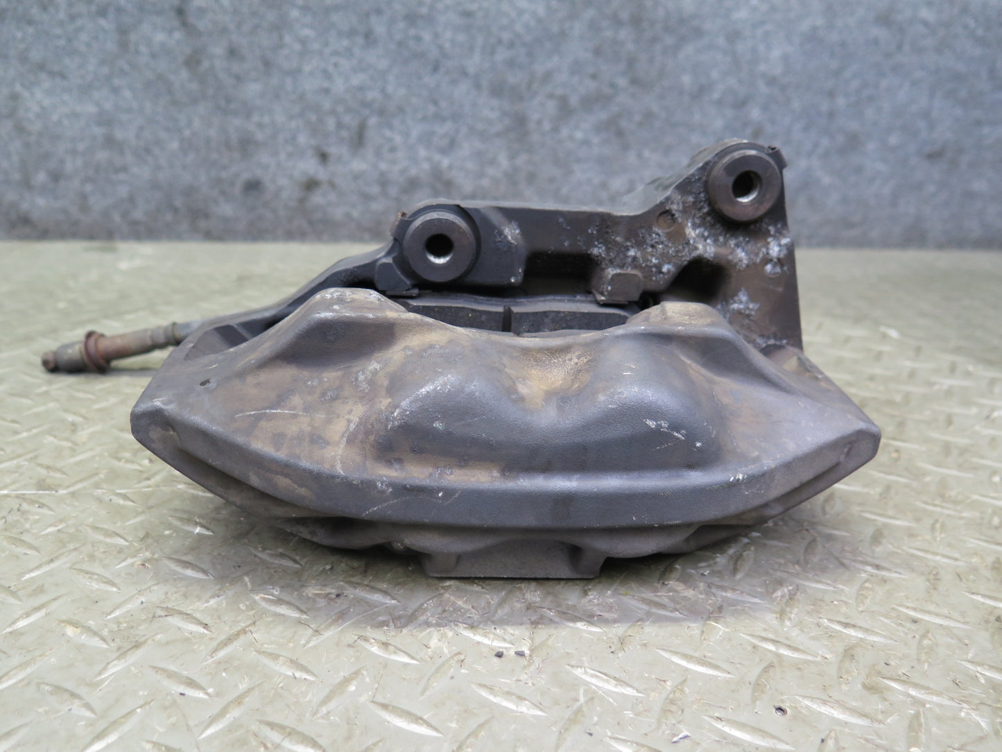 95-00 Lexus UCF20L LS400 Set of 2 Front Left Right Brake Caliper Sumitomo OEM