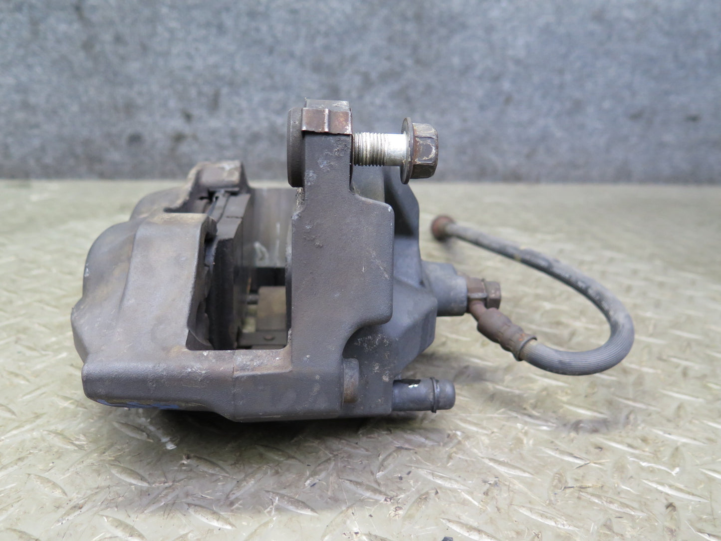 95-00 Lexus UCF20L LS400 Set of 2 Front Left Right Brake Caliper Sumitomo OEM