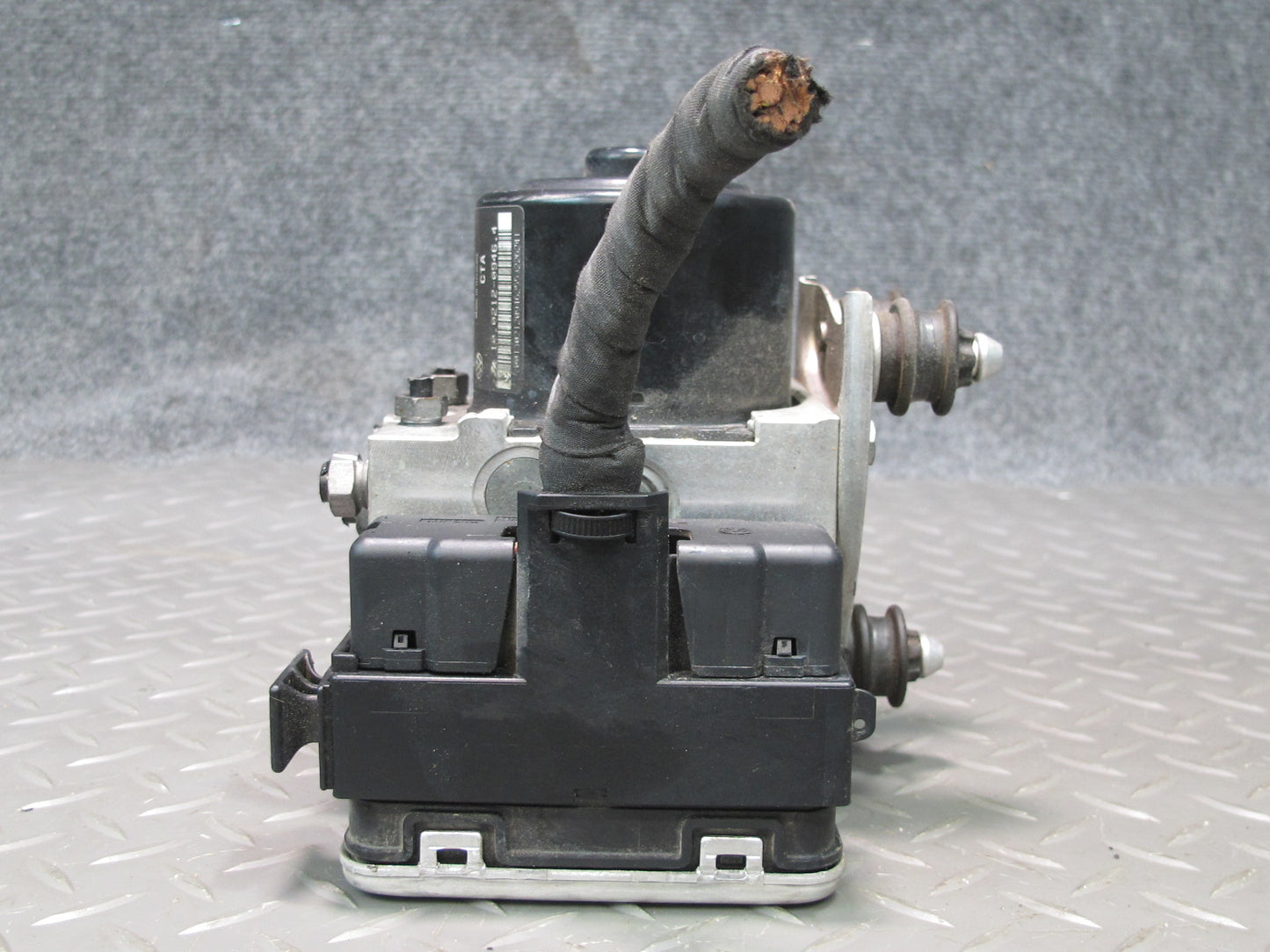 2013-2014 Porsche Cayenne S 958 ABS Anti-lock Brake Pump Module Unit