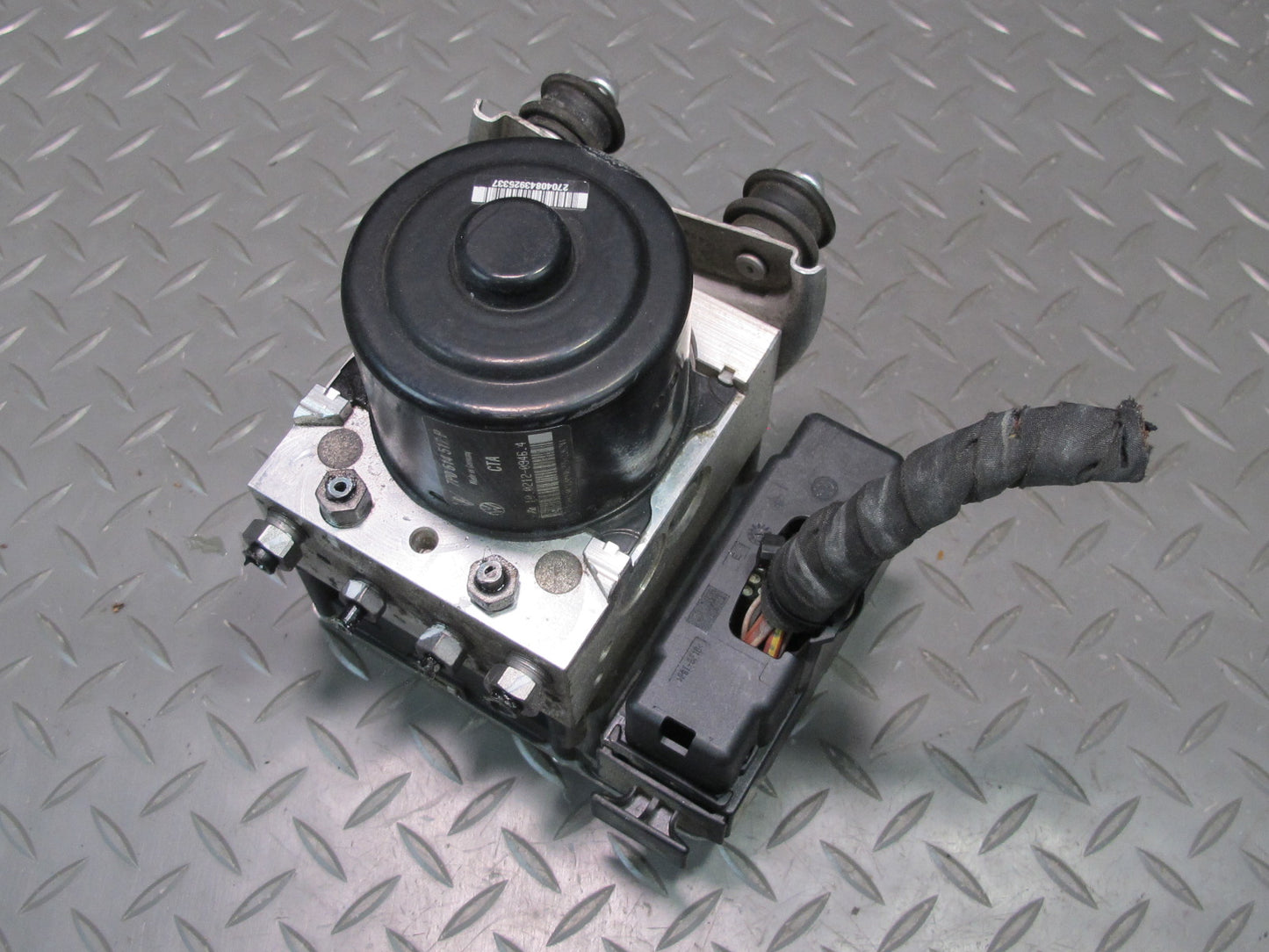 2013-2014 Porsche Cayenne S 958 ABS Anti-lock Brake Pump Module Unit