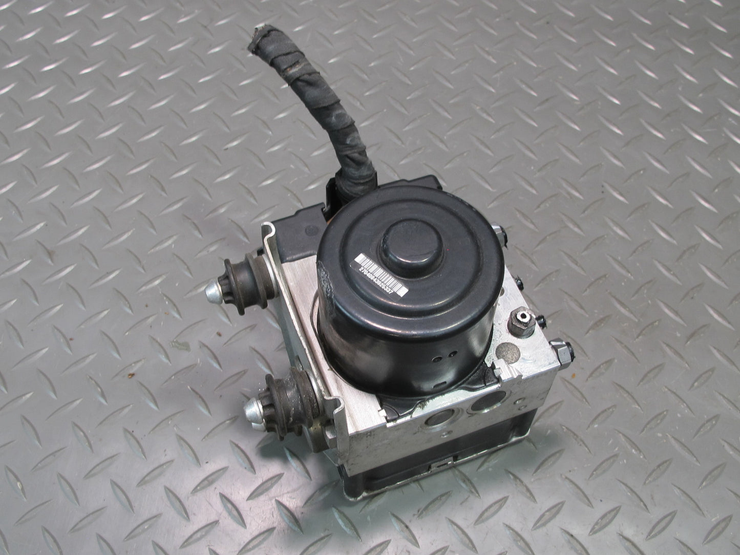 2013-2014 Porsche Cayenne S 958 ABS Anti-lock Brake Pump Module Unit