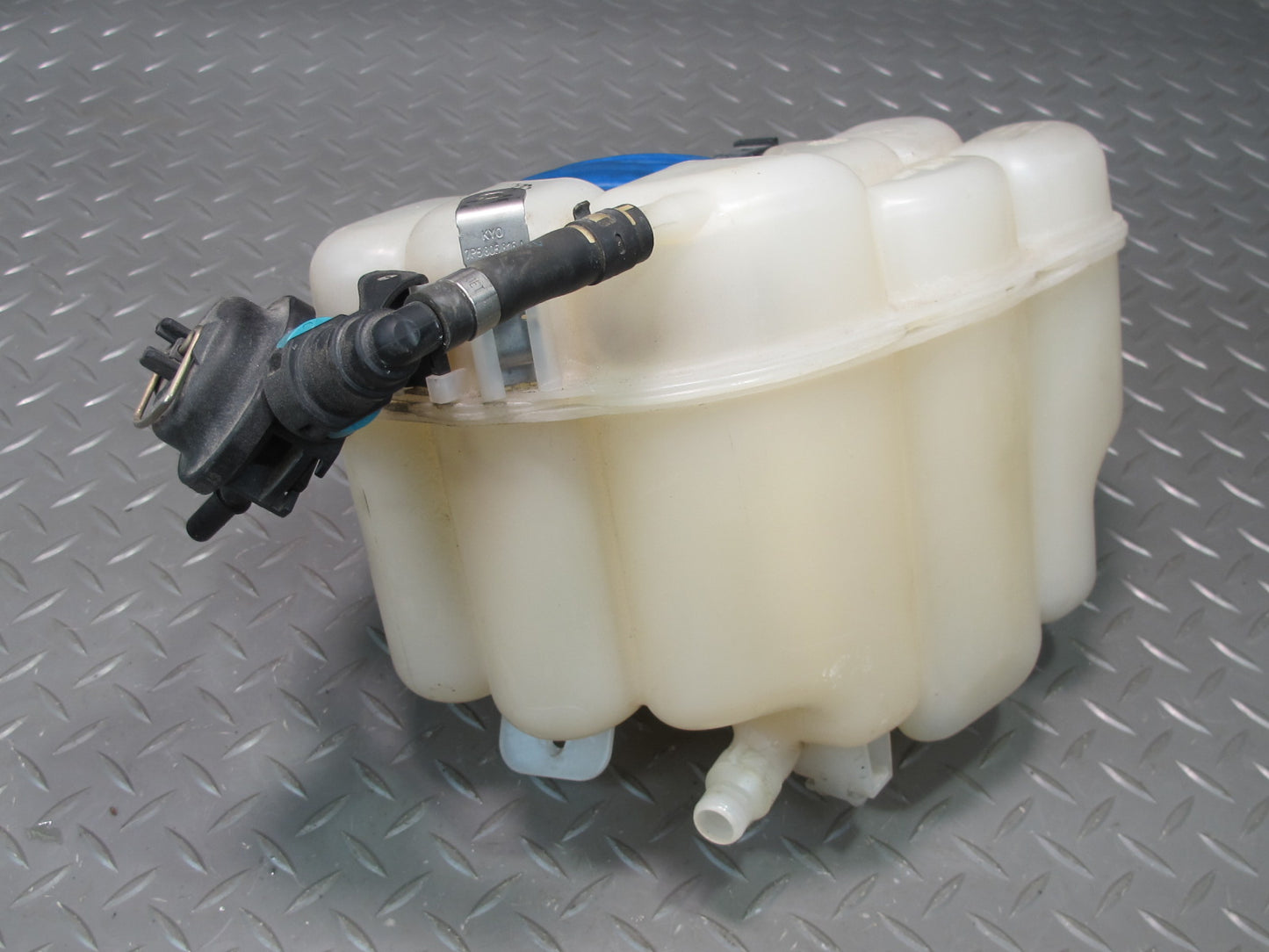 2011-2018 Porsche Cayenne 958 Radiator Coolant Overflow Expansion Tank