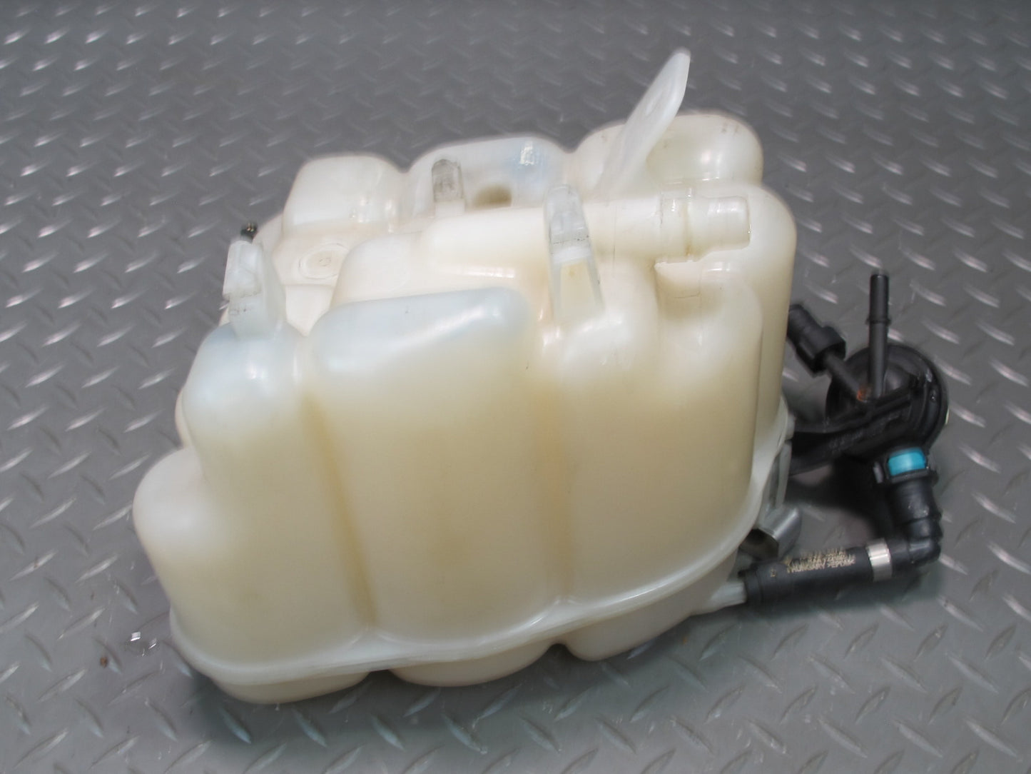 2011-2018 Porsche Cayenne 958 Radiator Coolant Overflow Expansion Tank