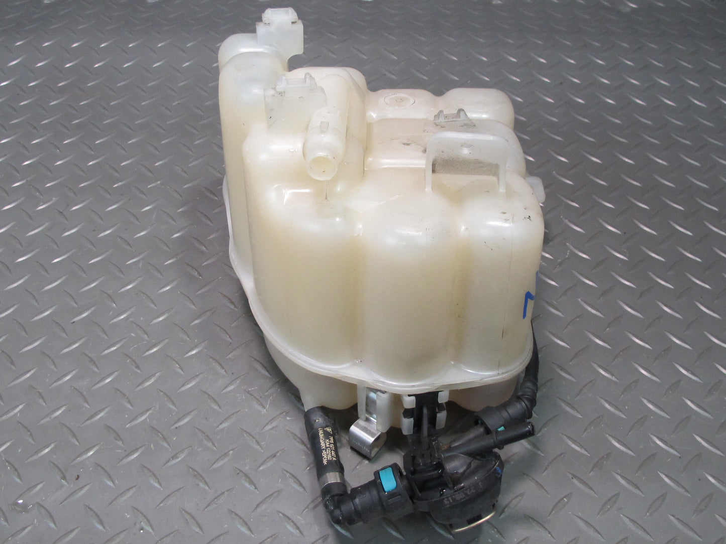 2011-2018 Porsche Cayenne 958 Radiator Coolant Overflow Expansion Tank