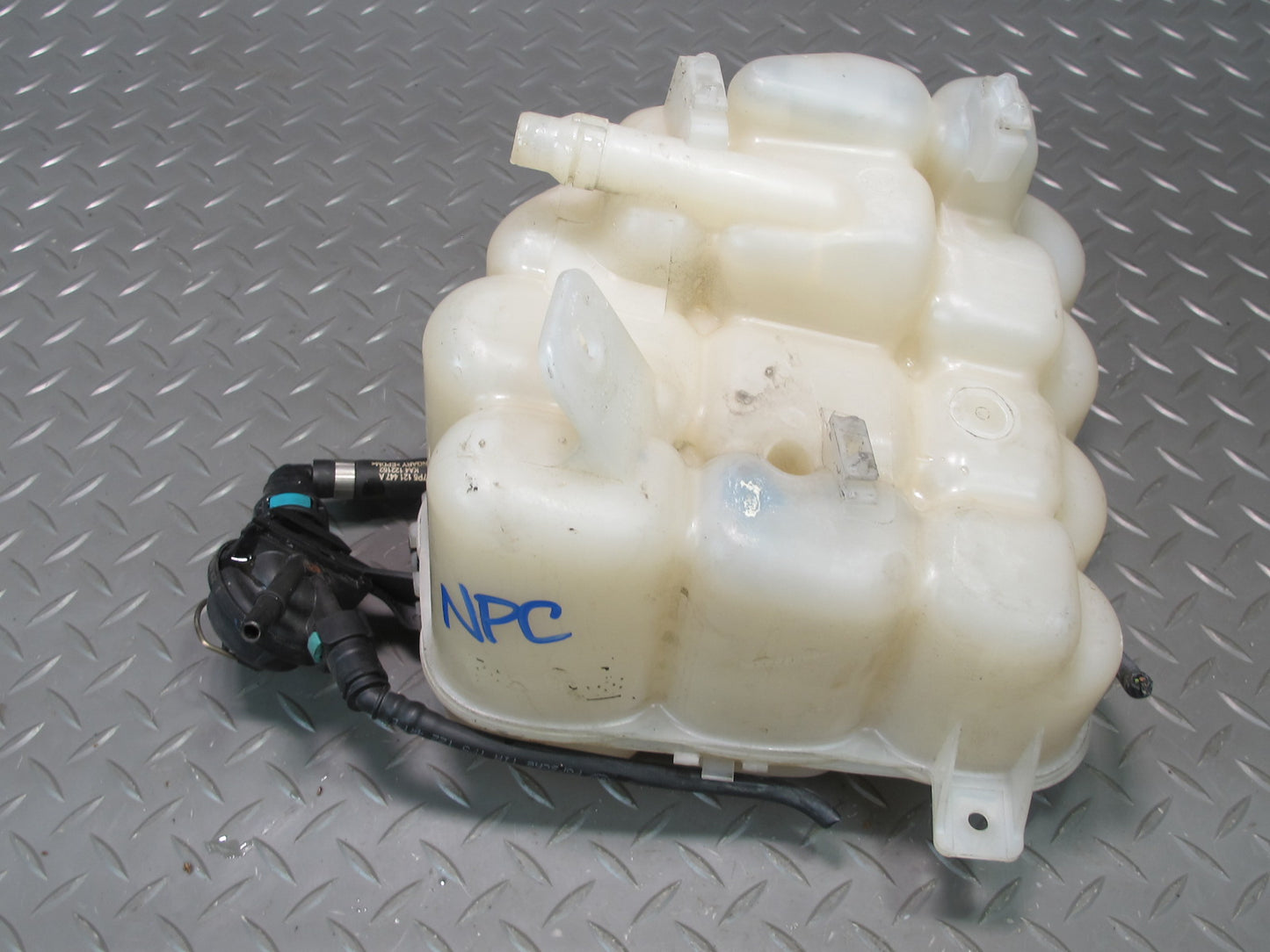 2011-2018 Porsche Cayenne 958 Radiator Coolant Overflow Expansion Tank