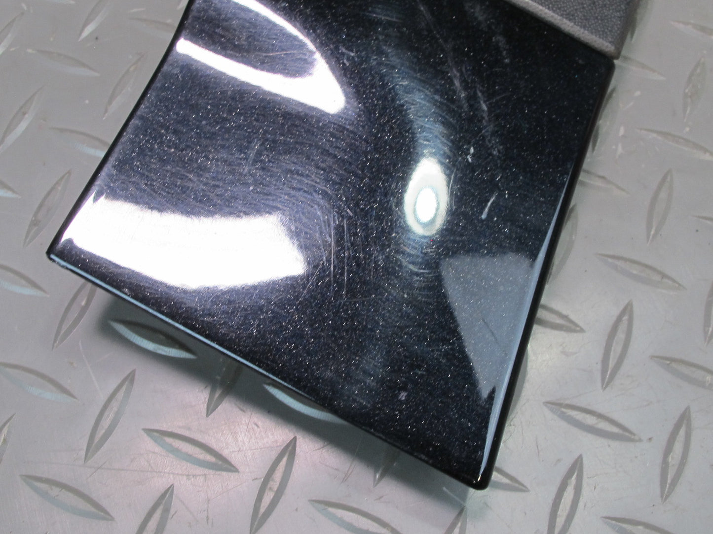 2011-2018 Porsche Cayenne 958 Front Left Side Lower Fender Molding Trim Cover