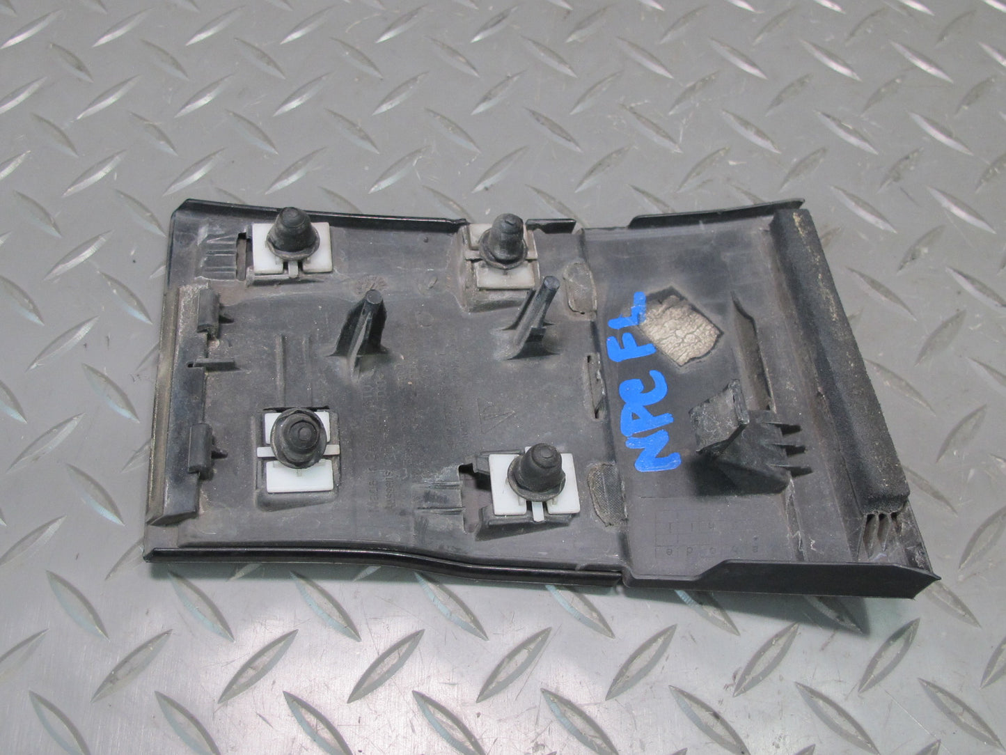 2011-2018 Porsche Cayenne 958 Front Left Side Lower Fender Molding Trim Cover