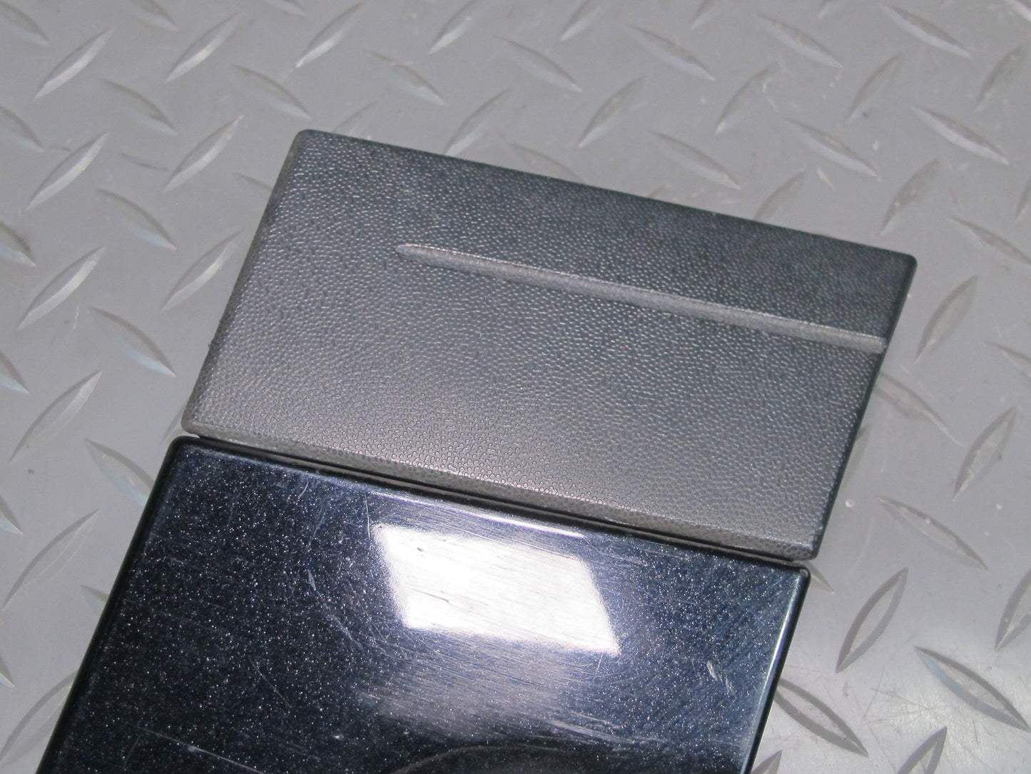 2011-2018 Porsche Cayenne 958 Front Right Side Lower Fender Molding Trim Cover