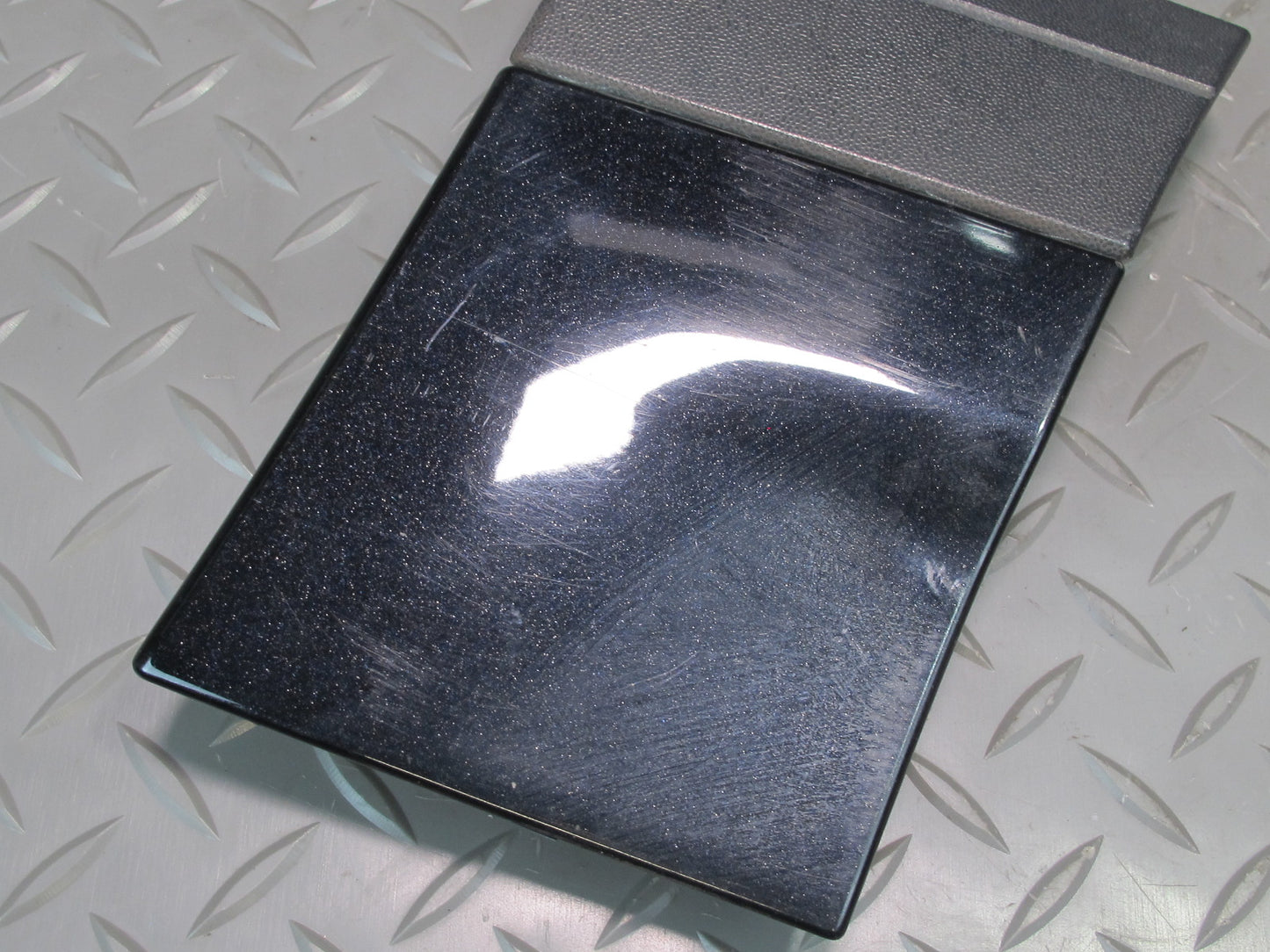 2011-2018 Porsche Cayenne 958 Front Right Side Lower Fender Molding Trim Cover