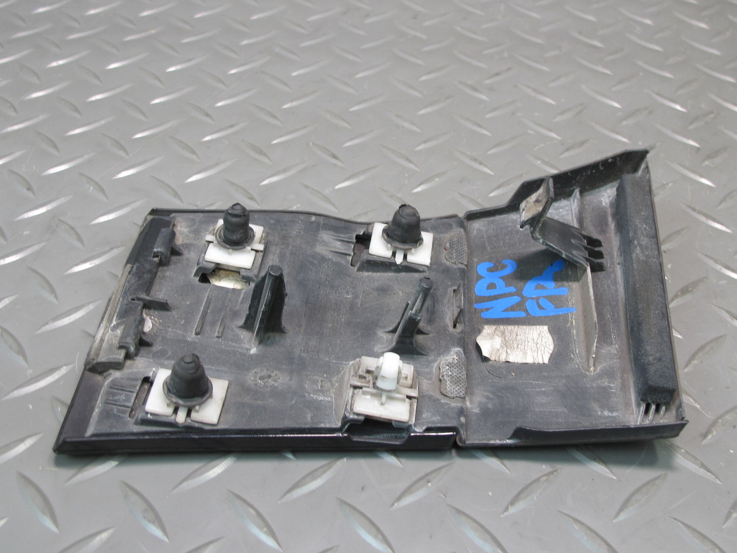 2011-2018 Porsche Cayenne 958 Front Right Side Lower Fender Molding Trim Cover