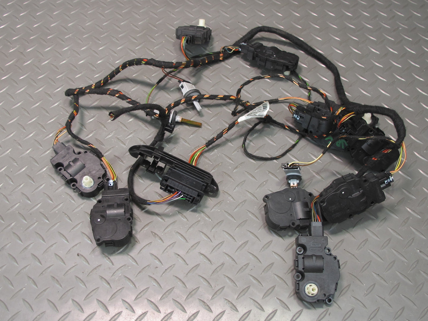 2011-2018 Porsche Cayenne 958 A/C Hvac Heater Flap Motor Actuator W/ Wire