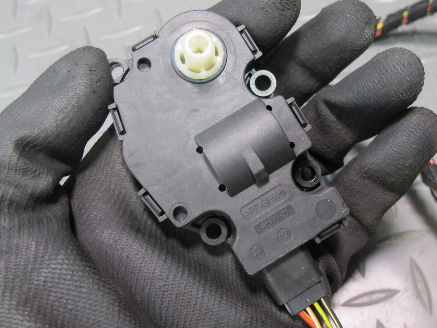 2011-2018 Porsche Cayenne 958 A/C Hvac Heater Flap Motor Actuator W/ Wire
