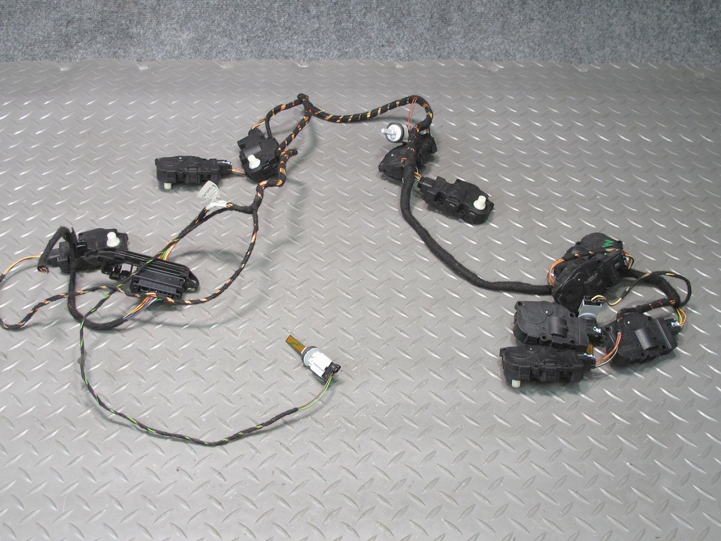 2011-2018 Porsche Cayenne 958 A/C Hvac Heater Flap Motor Actuator W/ Wire