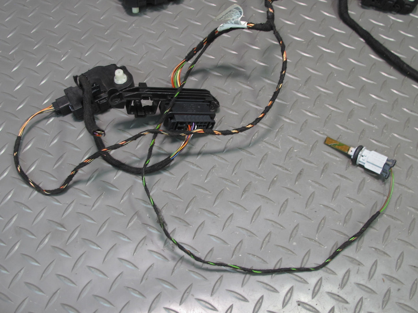 2011-2018 Porsche Cayenne 958 A/C Hvac Heater Flap Motor Actuator W/ Wire