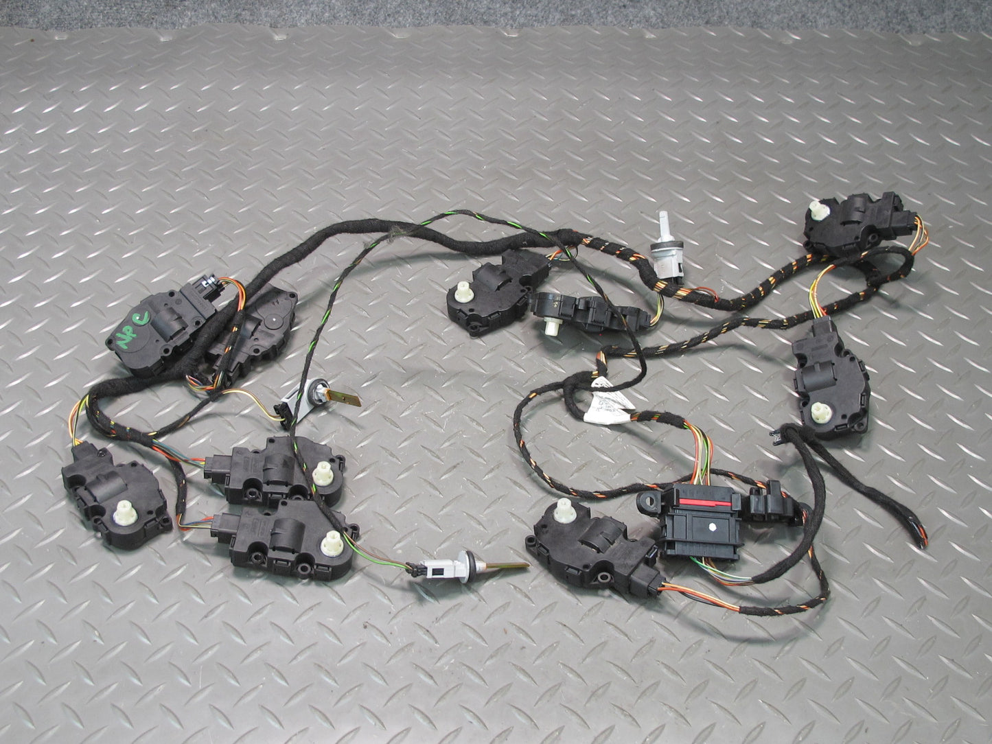 2011-2018 Porsche Cayenne 958 A/C Hvac Heater Flap Motor Actuator W/ Wire