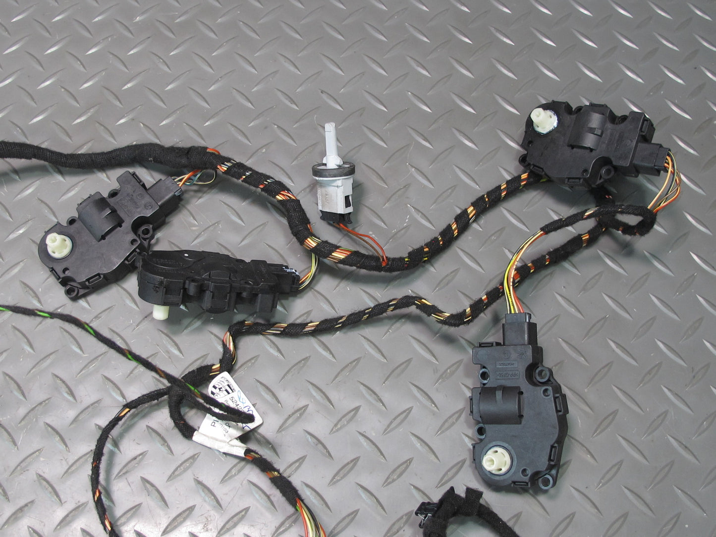 2011-2018 Porsche Cayenne 958 A/C Hvac Heater Flap Motor Actuator W/ Wire