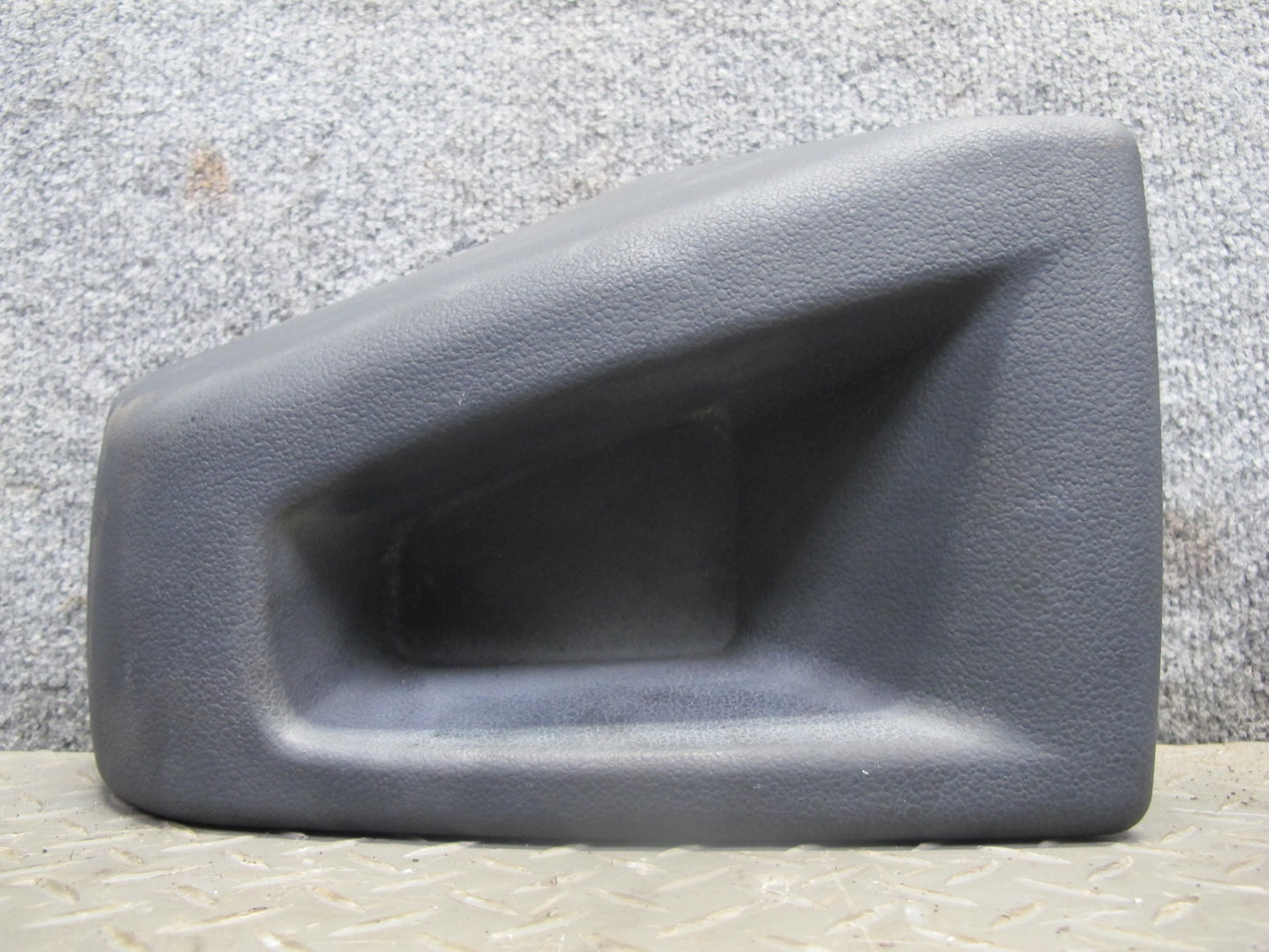 2003-2009 Hummer H2 Front Left Driver Side Bumper Extension END Cap Cover