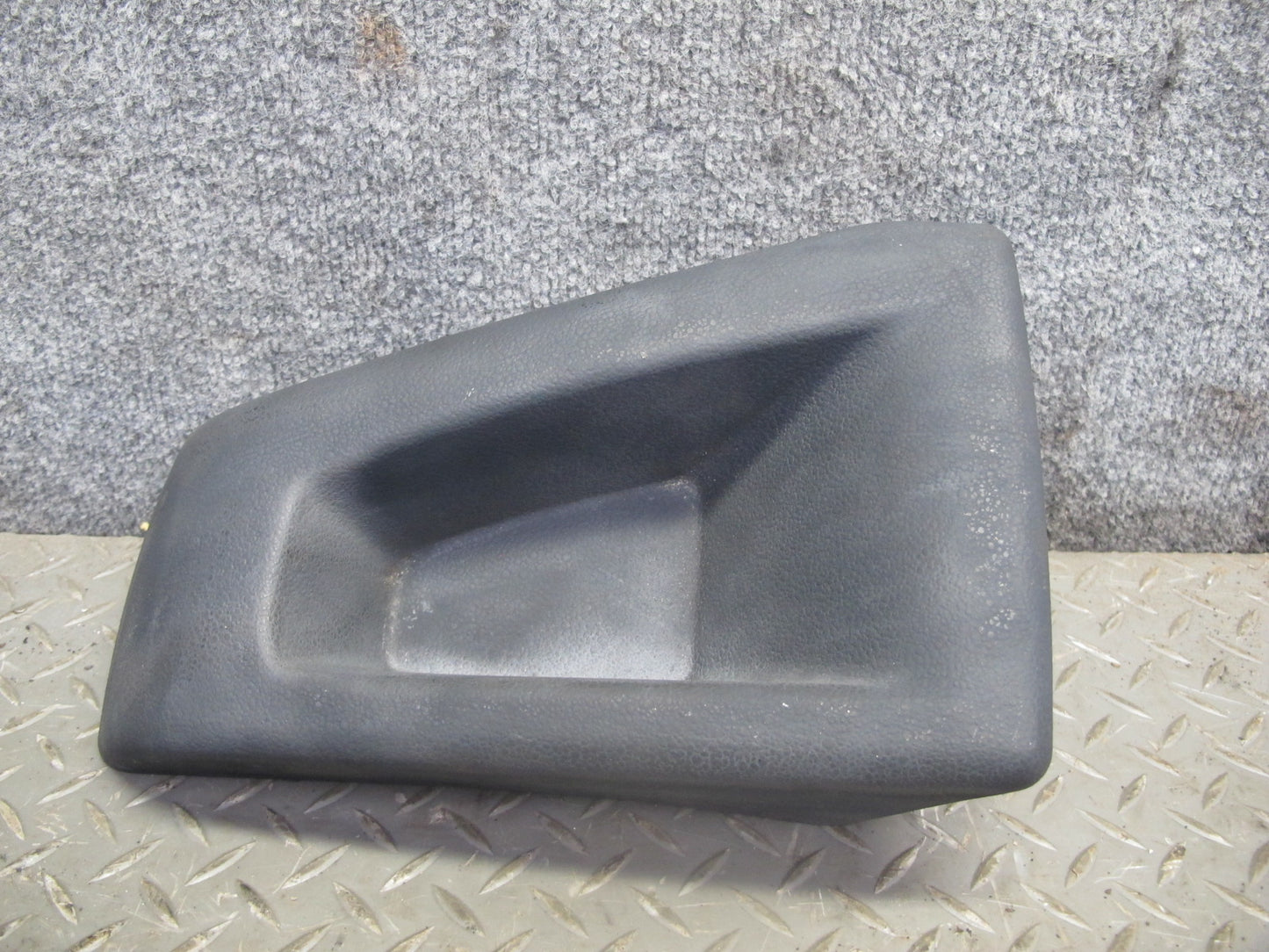 2003-2009 Hummer H2 Front Left Driver Side Bumper Extension END Cap Cover