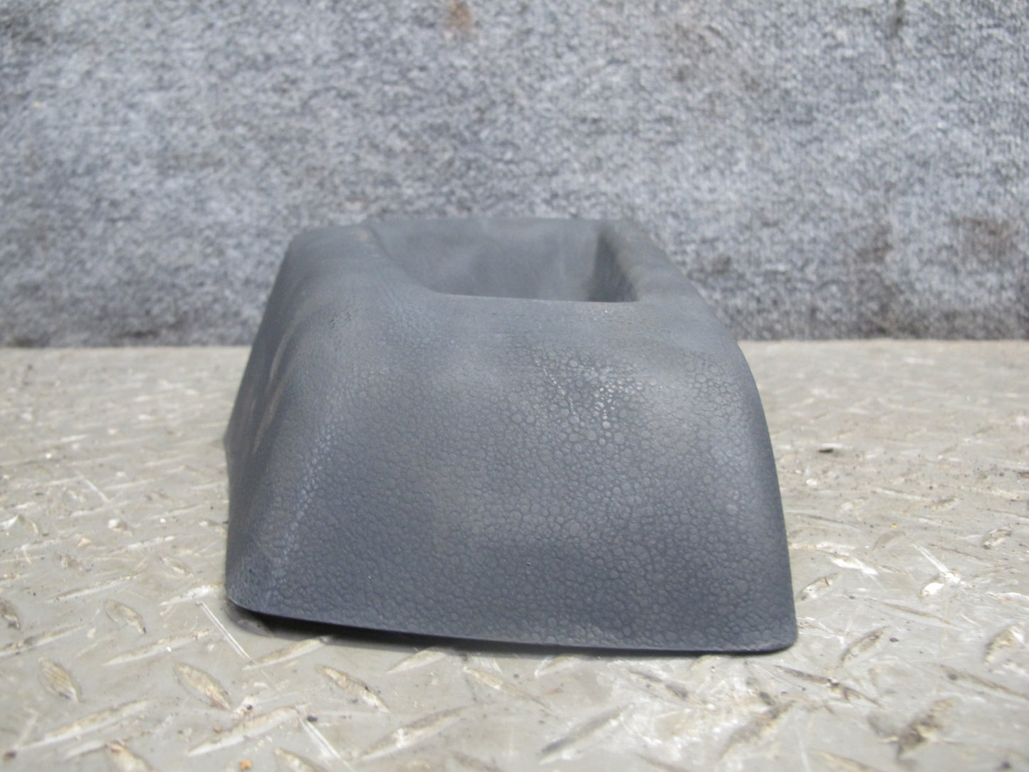 2003-2009 Hummer H2 Front Left Driver Side Bumper Extension END Cap Cover