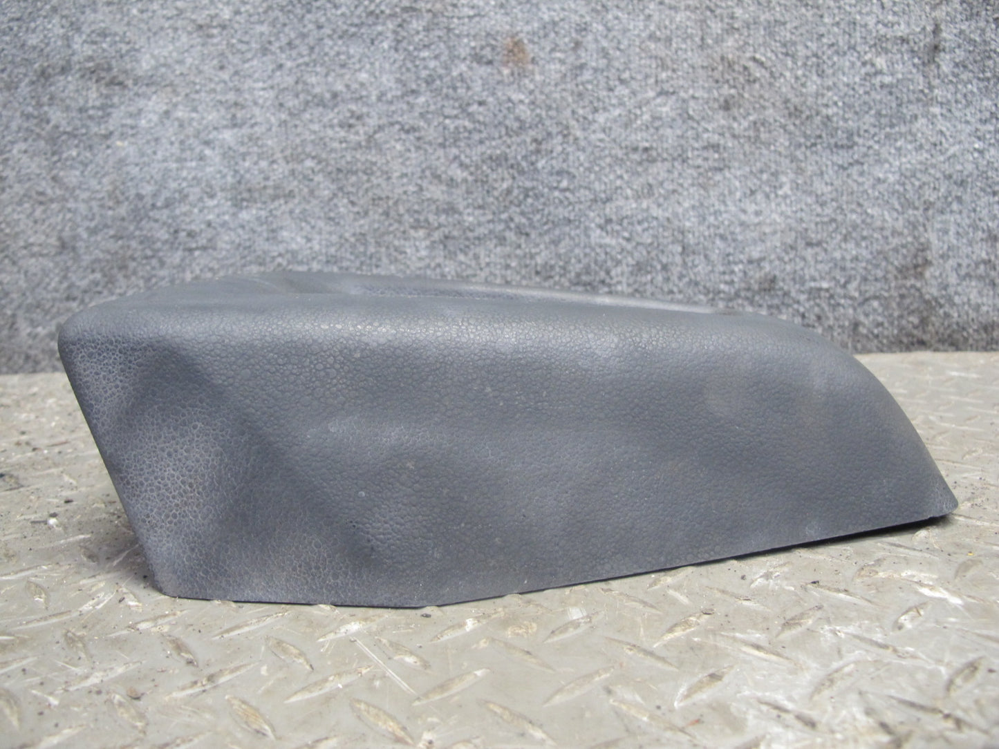 2003-2009 Hummer H2 Front Left Driver Side Bumper Extension END Cap Cover