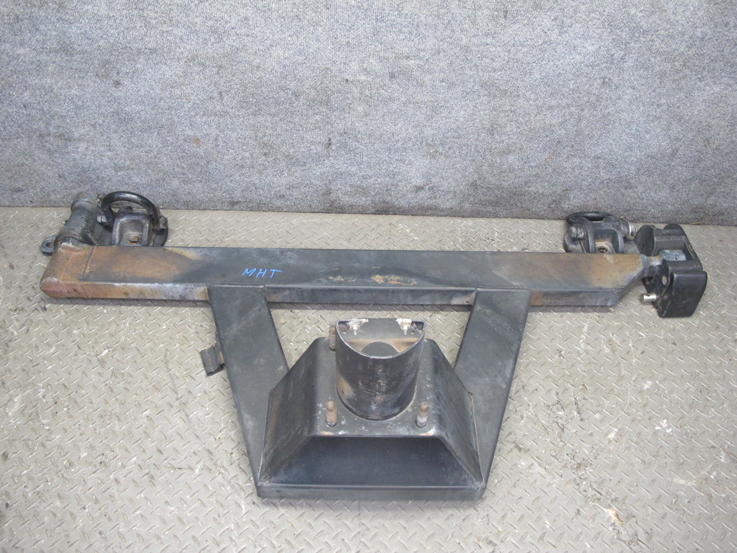 2003-2009 Hummer H2 Rear Trunk Spare Wheel Tire Carrier Holder Bracket