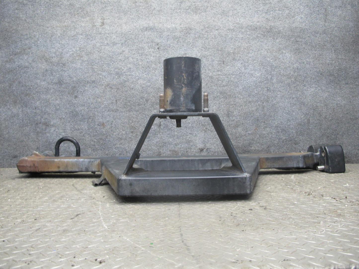 2003-2009 Hummer H2 Rear Trunk Spare Wheel Tire Carrier Holder Bracket