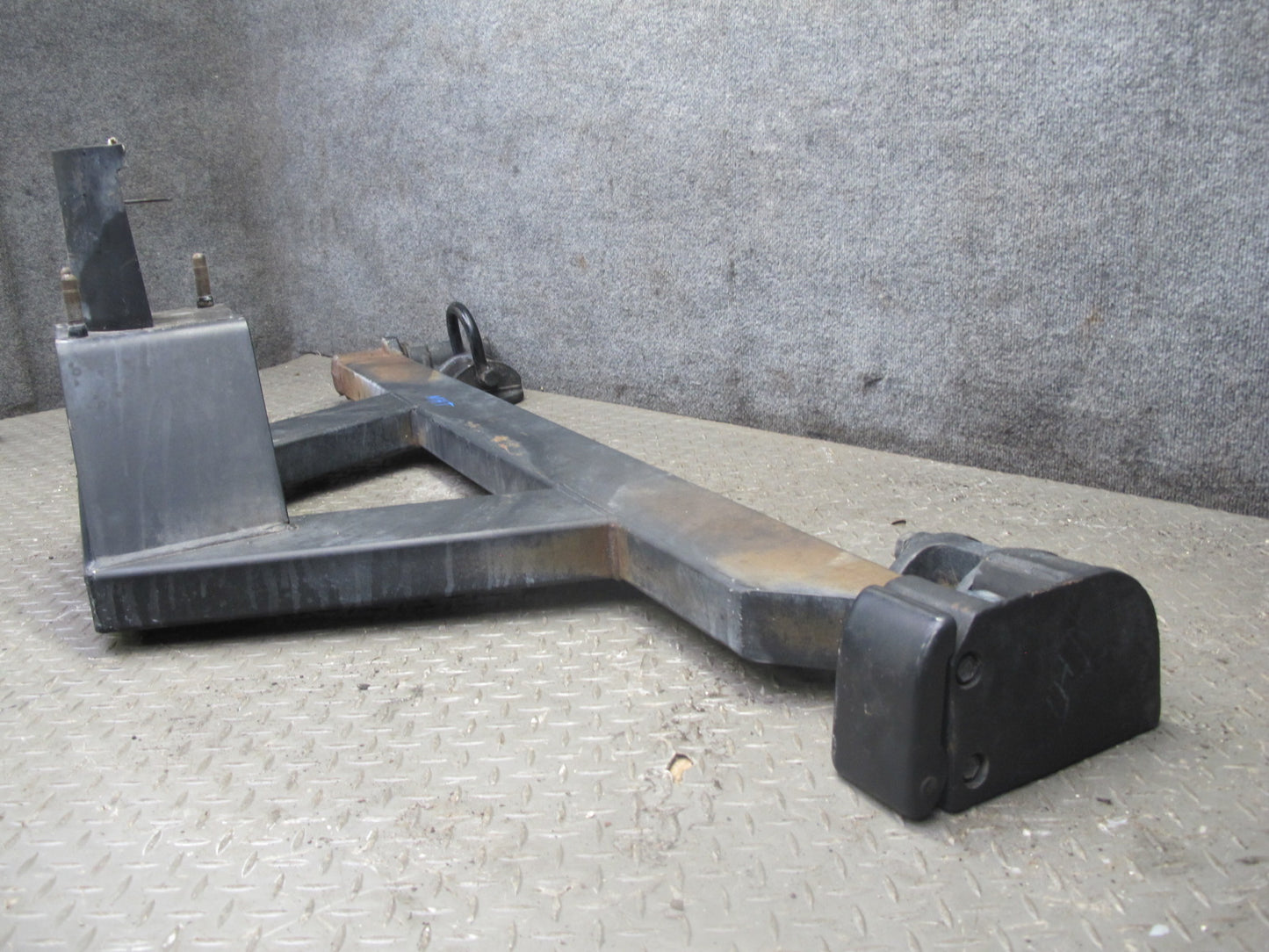 2003-2009 Hummer H2 Rear Trunk Spare Wheel Tire Carrier Holder Bracket