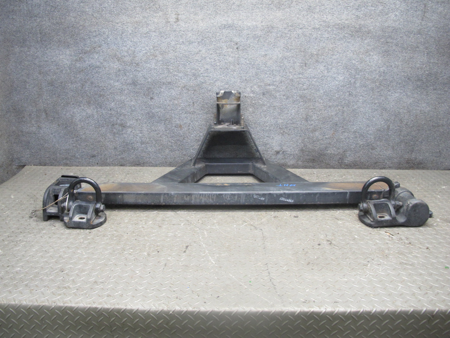 2003-2009 Hummer H2 Rear Trunk Spare Wheel Tire Carrier Holder Bracket