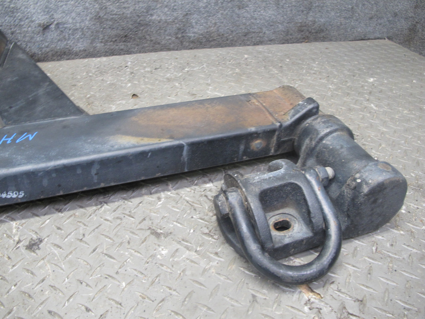 2003-2009 Hummer H2 Rear Trunk Spare Wheel Tire Carrier Holder Bracket