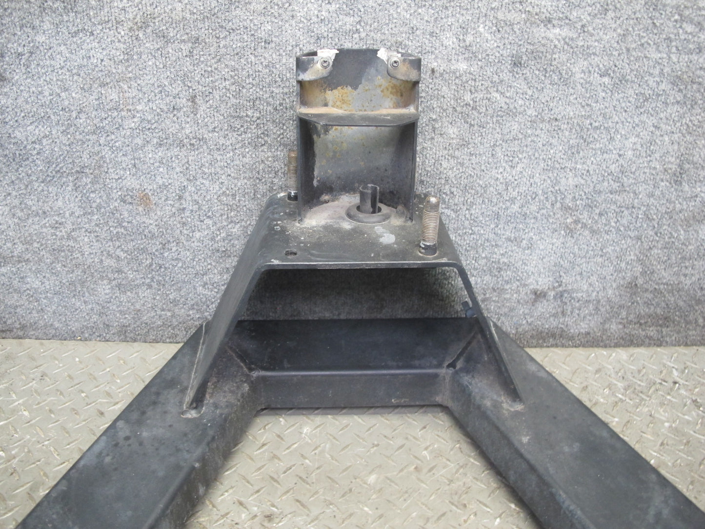 2003-2009 Hummer H2 Rear Trunk Spare Wheel Tire Carrier Holder Bracket