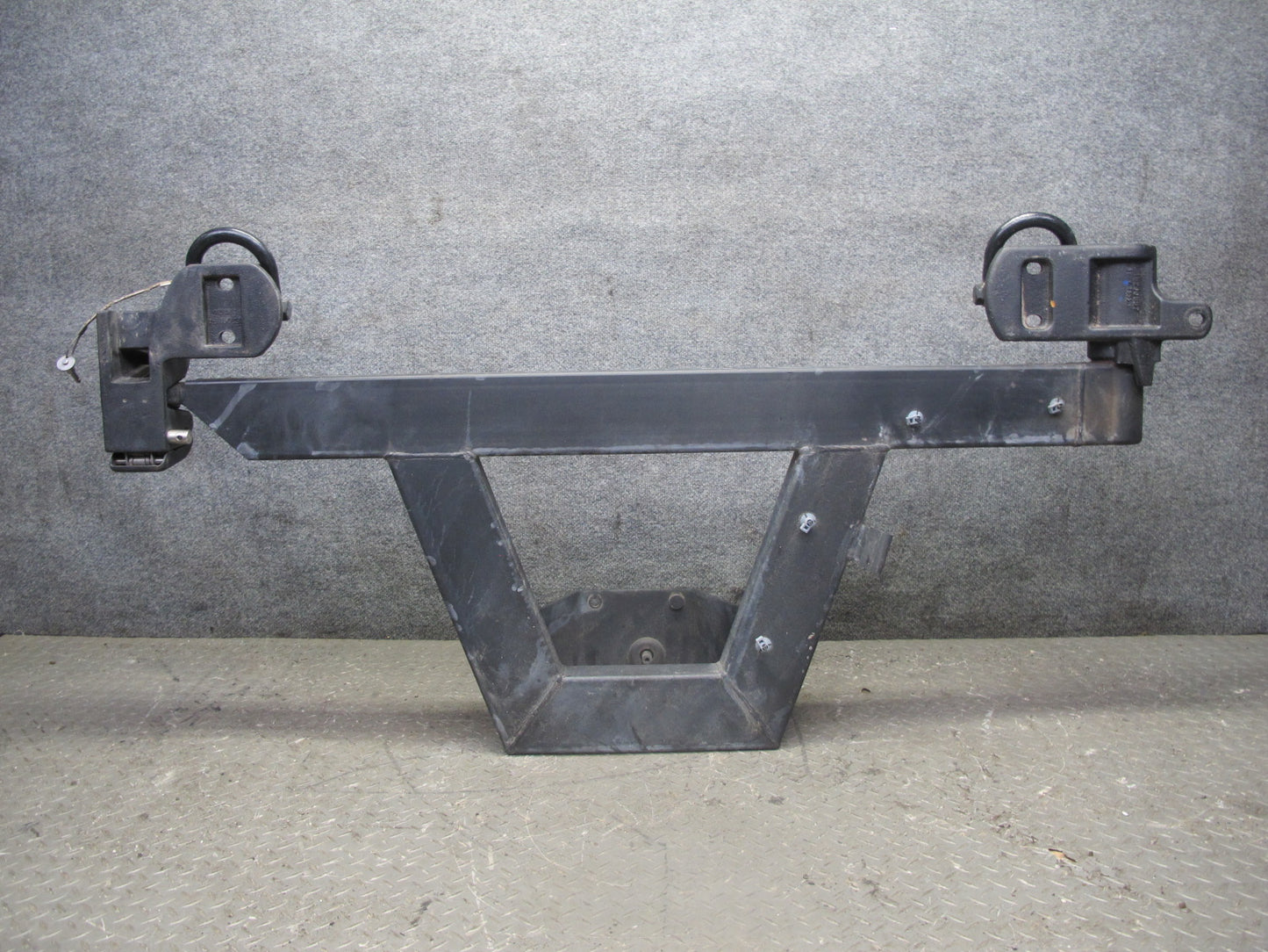 2003-2009 Hummer H2 Rear Trunk Spare Wheel Tire Carrier Holder Bracket