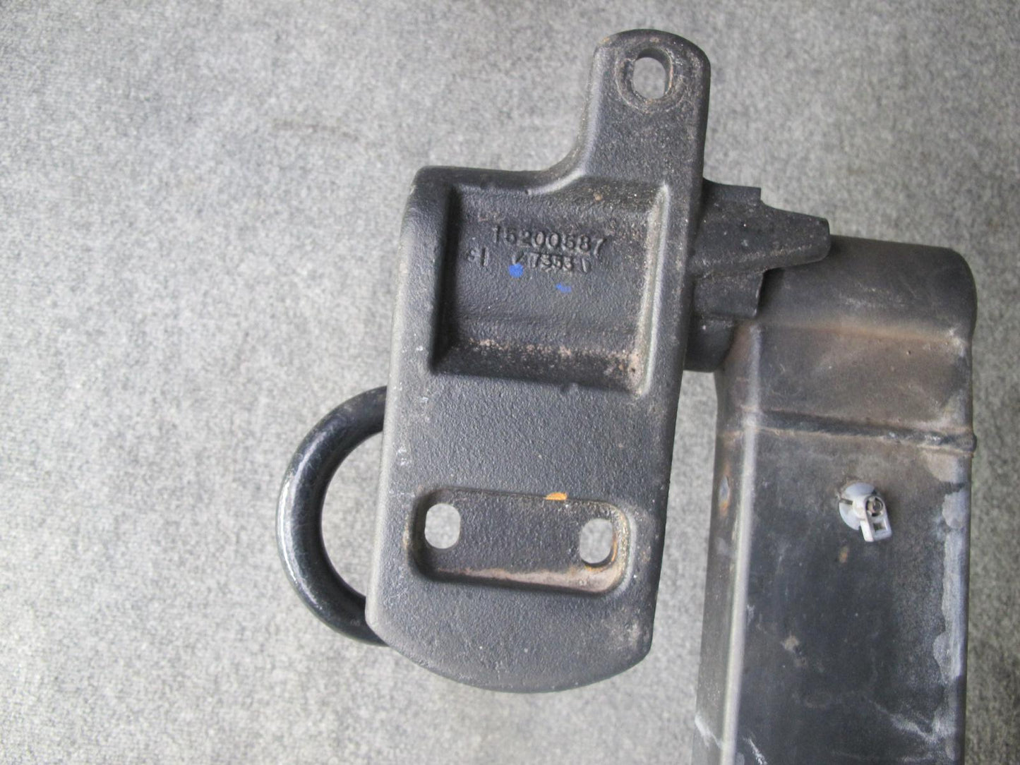 2003-2009 Hummer H2 Rear Trunk Spare Wheel Tire Carrier Holder Bracket