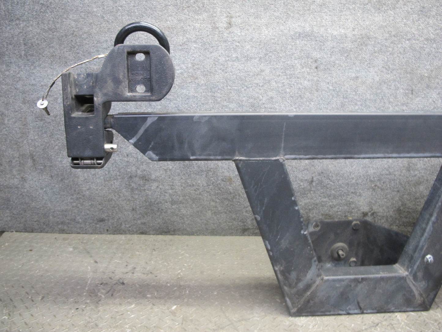 2003-2009 Hummer H2 Rear Trunk Spare Wheel Tire Carrier Holder Bracket