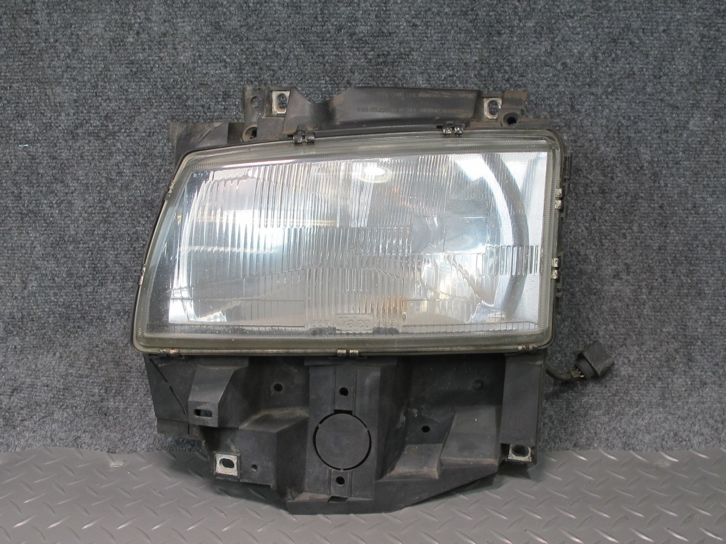 99-03 VW Eurovan T4 Front Left Halogen Headlight Lamp OEM