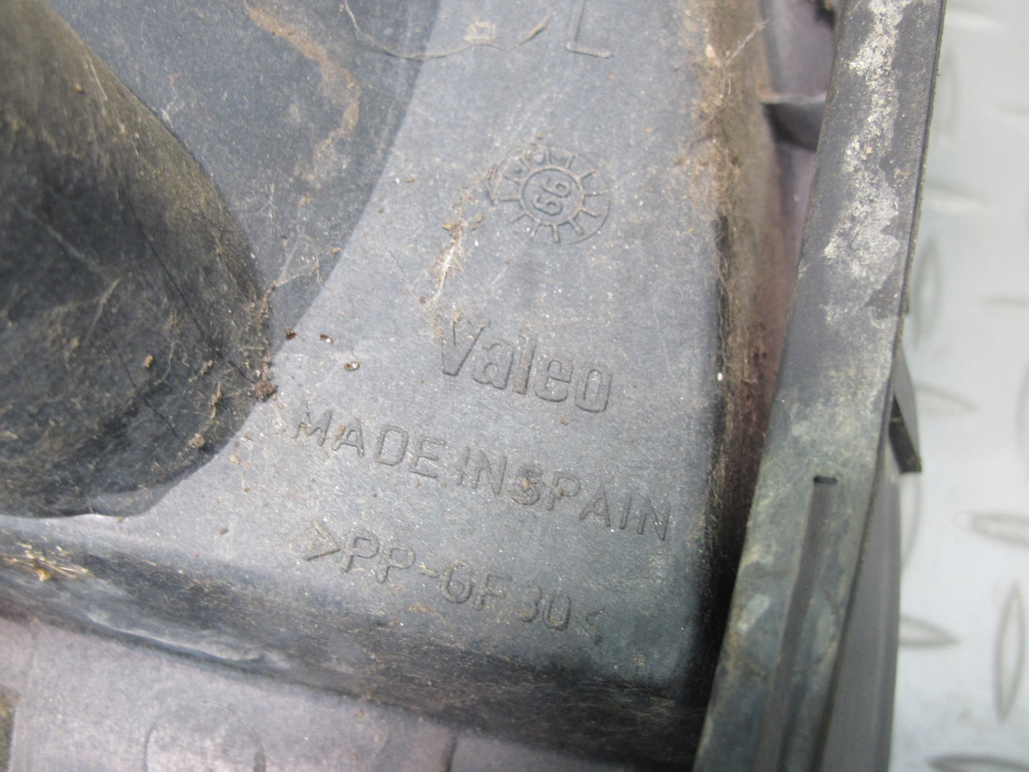 99-03 VW Eurovan T4 Front Left Halogen Headlight Lamp OEM