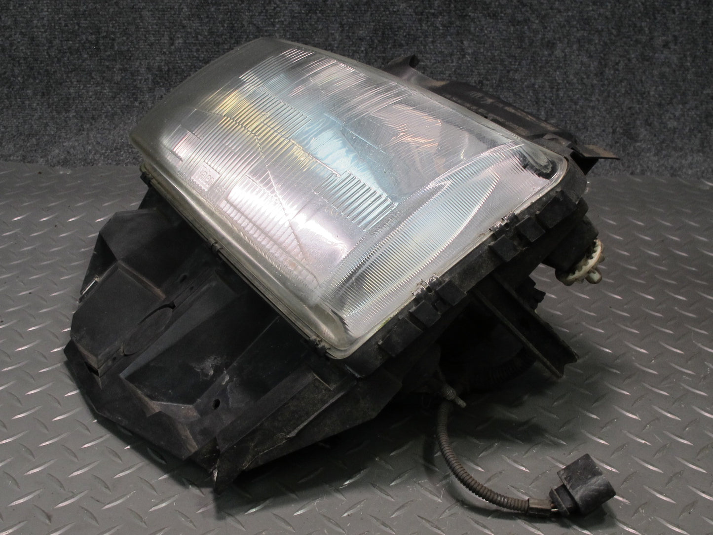 99-03 VW Eurovan T4 Front Left Halogen Headlight Lamp OEM