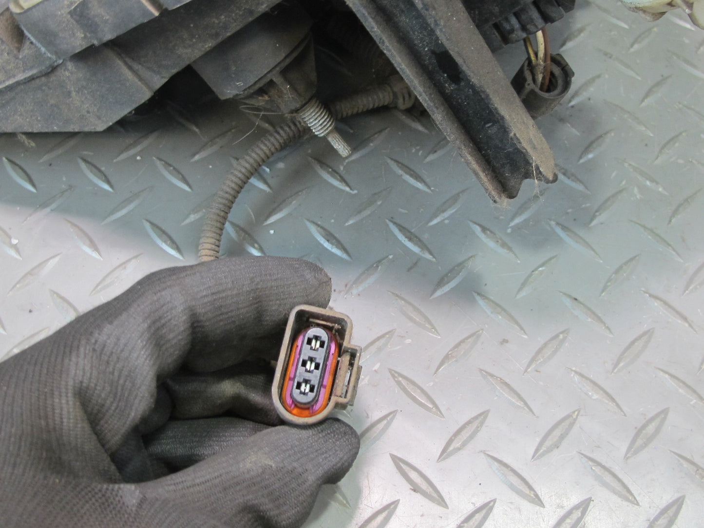 99-03 VW Eurovan T4 Front Left Halogen Headlight Lamp OEM