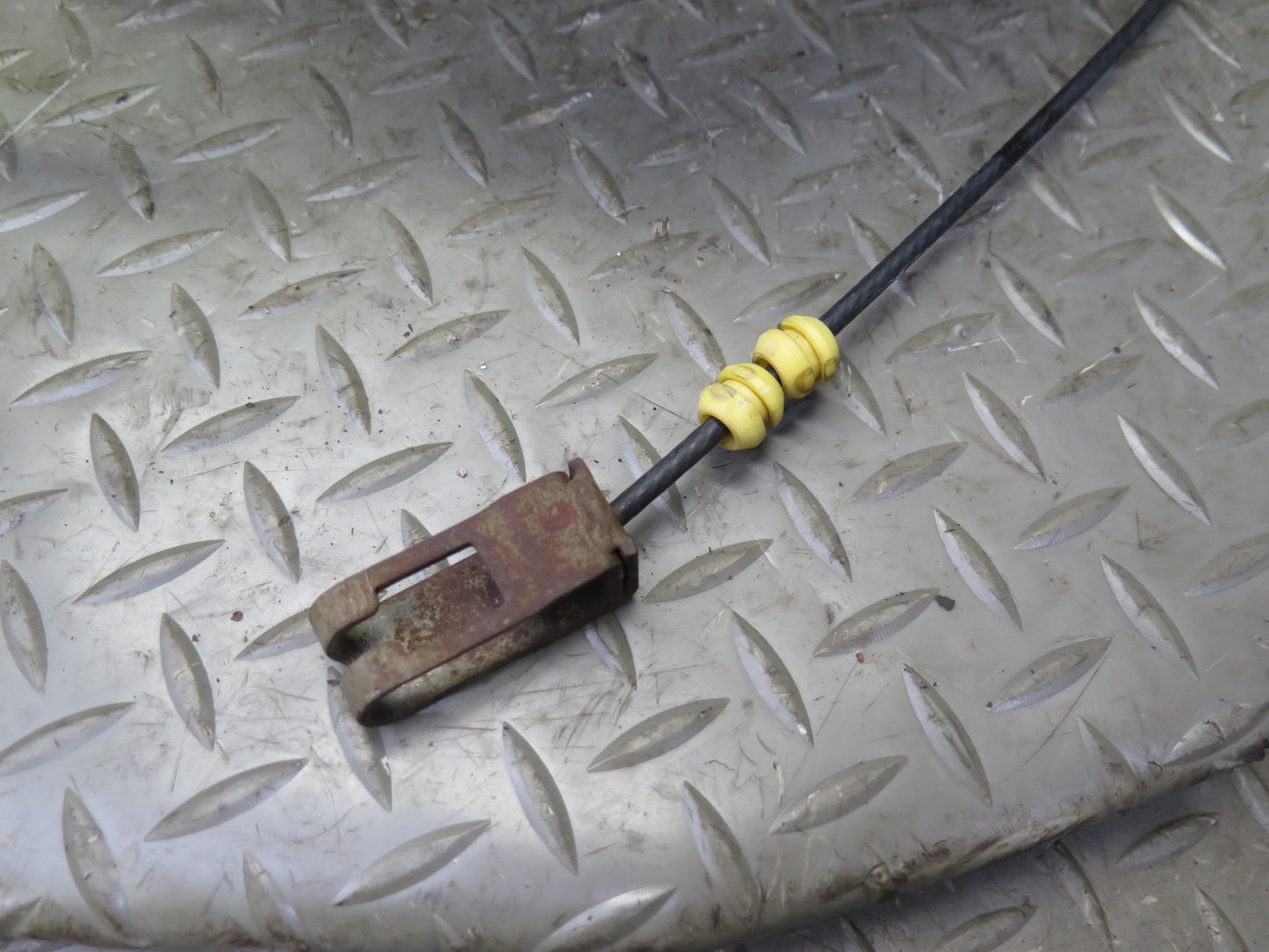 98-00 Lexus UCF20L LS400 Rear Left Spindle Knuckle Wheel Hub Bearing 102K OEM