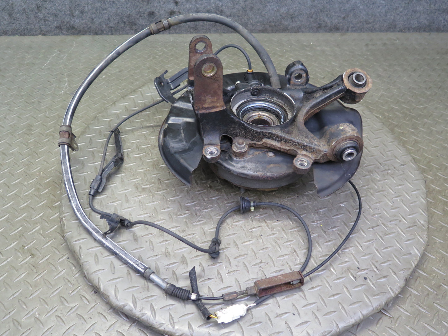 98-00 Lexus UCF20L LS400 Rear Left Spindle Knuckle Wheel Hub Bearing 102K OEM