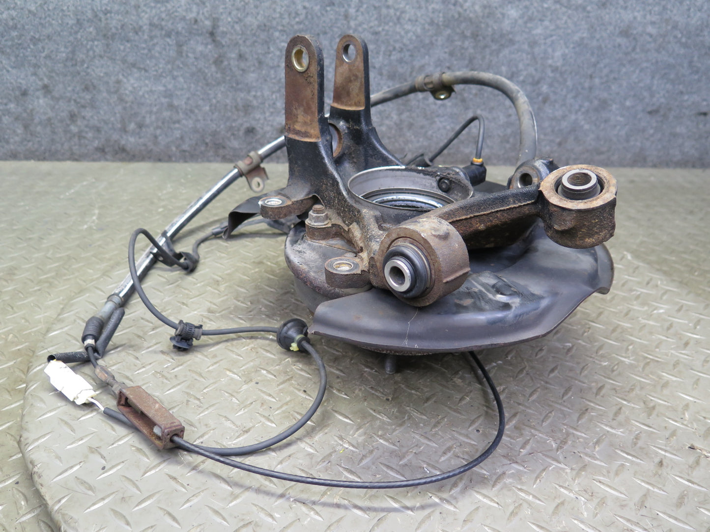 98-00 Lexus UCF20L LS400 Rear Left Spindle Knuckle Wheel Hub Bearing 102K OEM