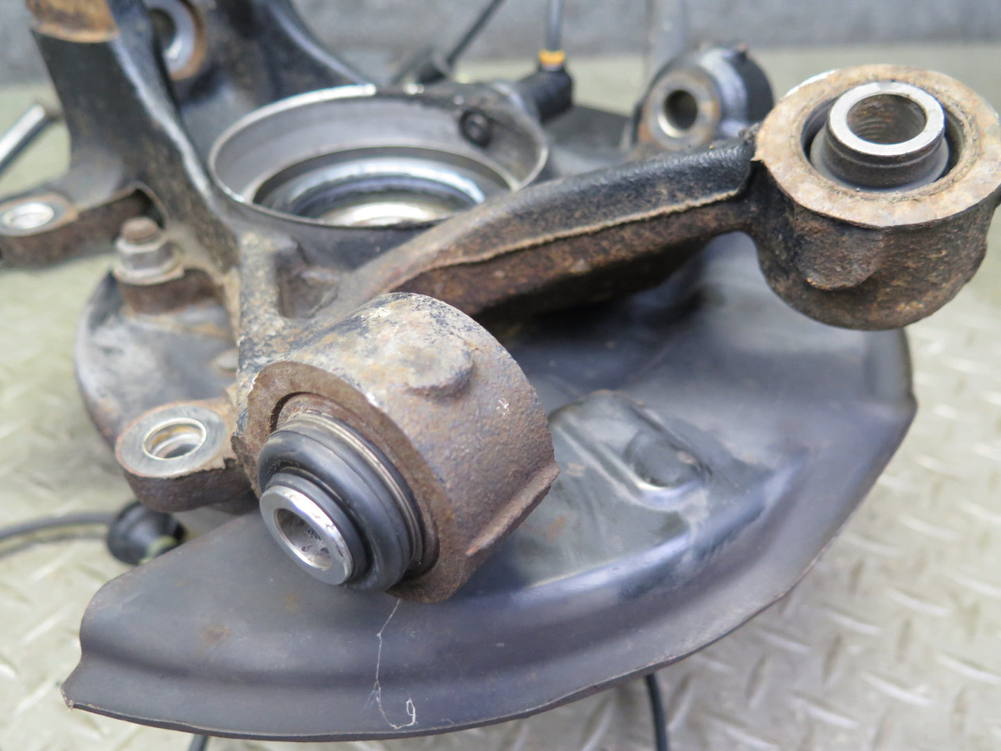 98-00 Lexus UCF20L LS400 Rear Left Spindle Knuckle Wheel Hub Bearing 102K OEM