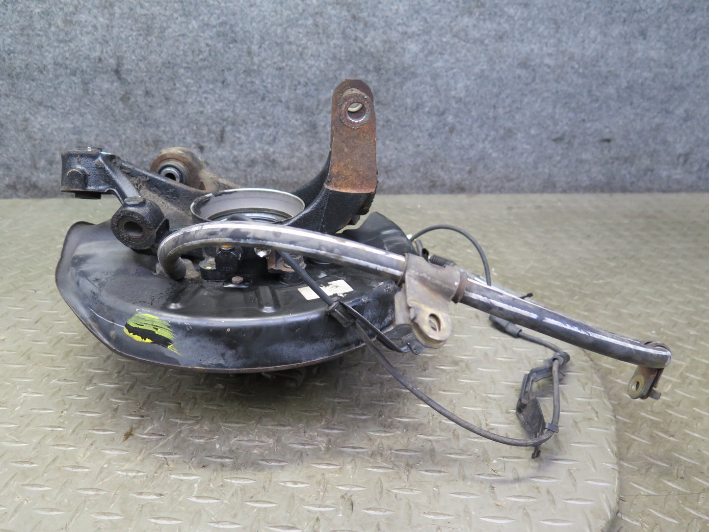 98-00 Lexus UCF20L LS400 Rear Left Spindle Knuckle Wheel Hub Bearing 102K OEM