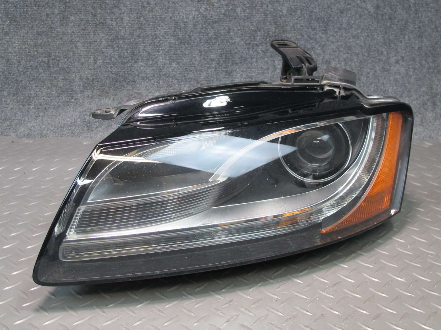 08-12 Audi 8T A5 S5 Front Left Xenon HID Headlight Lamp OEM