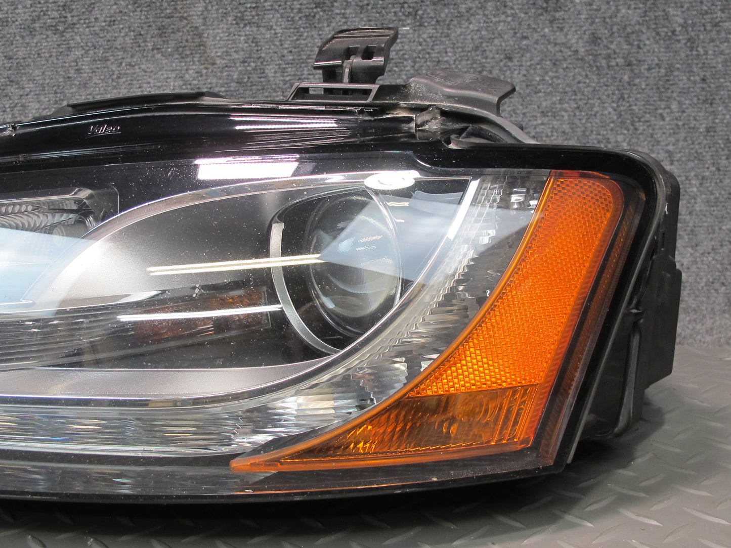 08-12 Audi 8T A5 S5 Front Left Xenon HID Headlight Lamp OEM