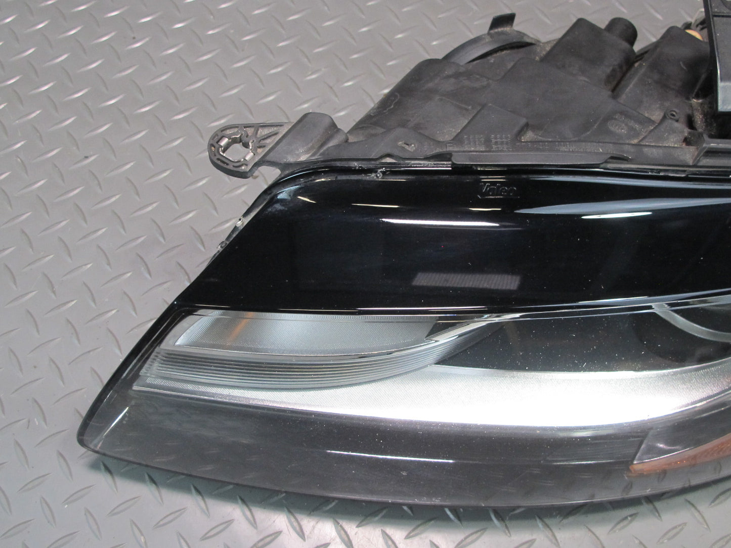 08-12 Audi 8T A5 S5 Front Left Xenon HID Headlight Lamp OEM