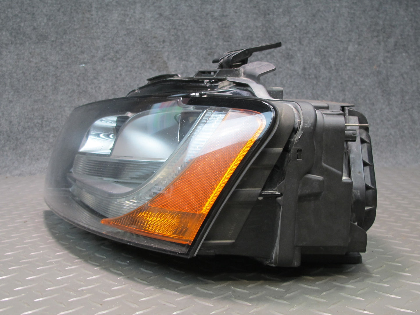 08-12 Audi 8T A5 S5 Front Left Xenon HID Headlight Lamp OEM