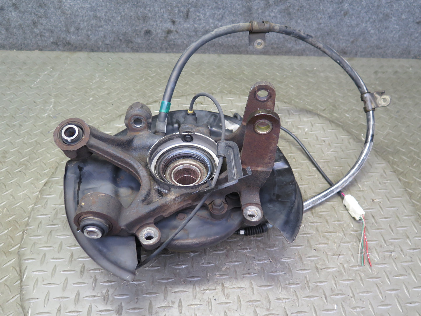 98-00 Lexus UCF20L LS400 Rear Right Spindle Knuckle Wheel Hub Bearing 102K OEM