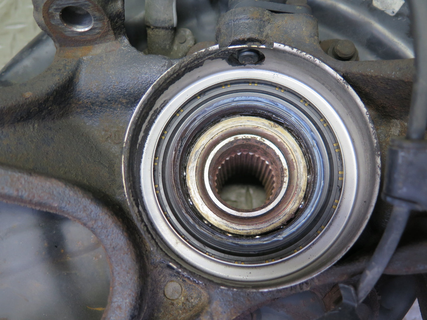 98-00 Lexus UCF20L LS400 Rear Right Spindle Knuckle Wheel Hub Bearing 102K OEM